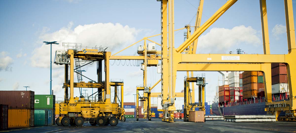 Haemme Vuosaaren konttiterminaaliimme Helsinkiin lastikoordinaattoria toistaiseksi voimassa olevaan työsuhteeseen.  Lisätiedot hakulomakkeella. Kannattaa toimia nopeasti! #rekry #logistiikka #satamatyö #VCT #työtähelsingissä adecco.fi/fi-fi/tyopaikk…