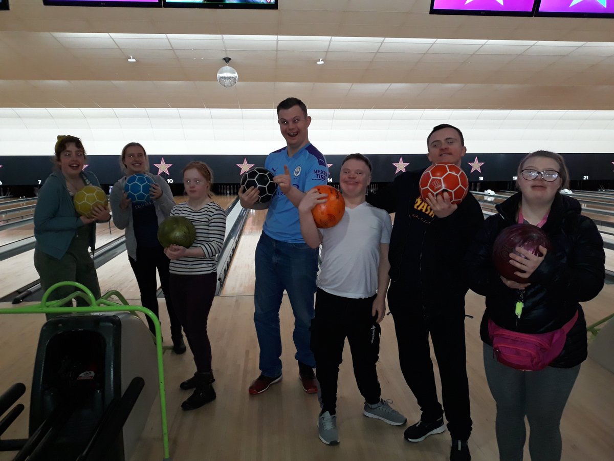 Students from Aurora Foxes tweet media