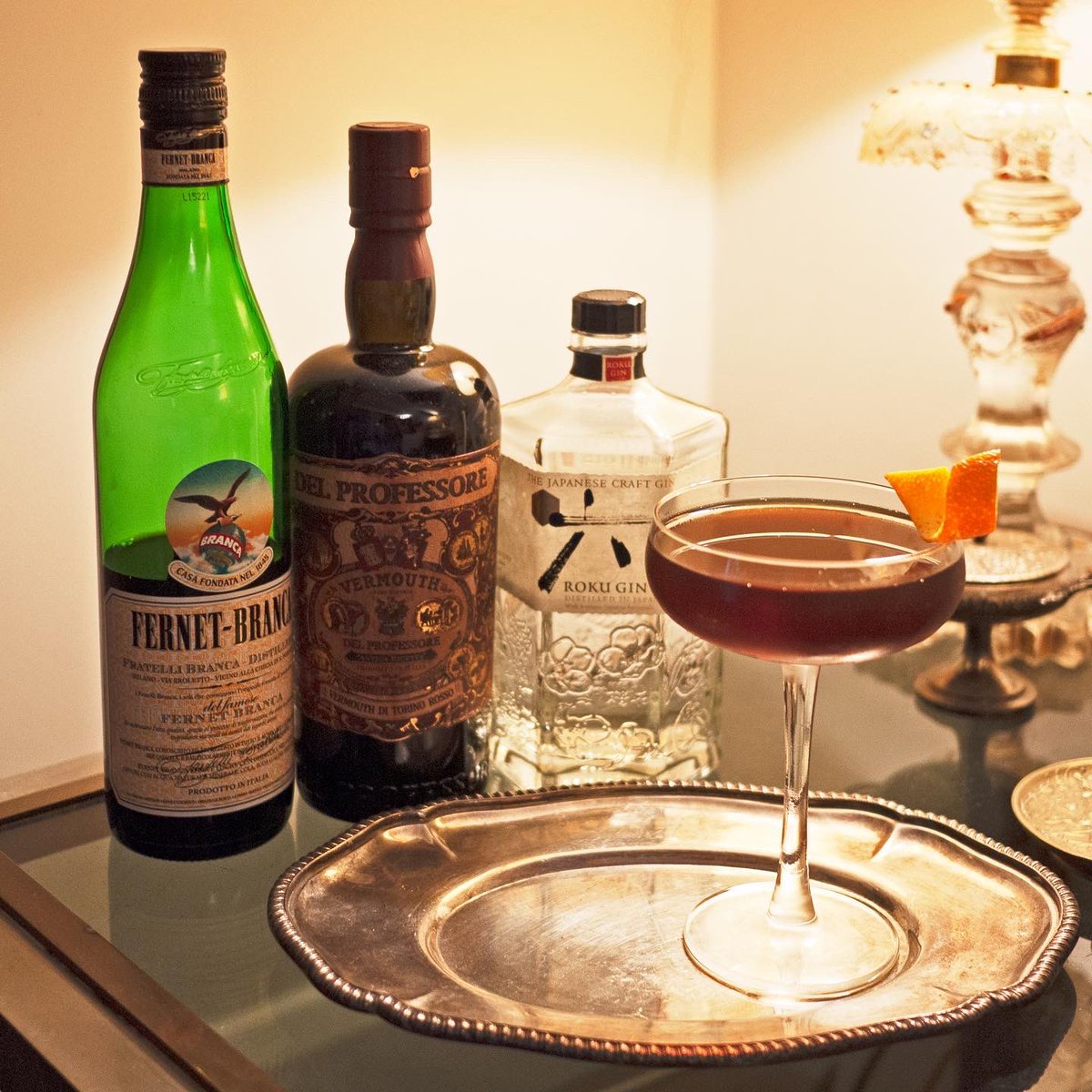 MartiniClubUK's tweet photo. A look at the drinks we’ll be enjoying this evening with #DelProfessore &amp; JTP

See you at 8pm for a proper #MartiniMonday for #VermouthDay!

https://t.co/EUbH0jhoW7 https://t.co/kVG2dE5VRu