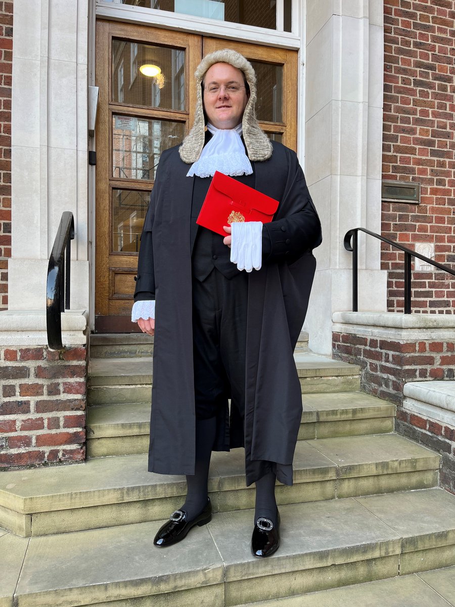 Congratulations to Stephen Robins who will be taking Silk today at Westminster Hall!
#SilksDay #QC