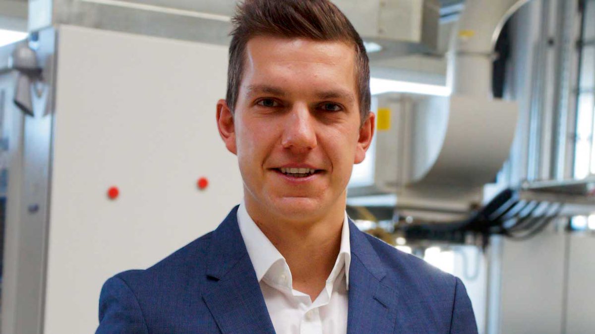 developmentscou's tweet photo. Matthias Ortner ist neuer Geschäftsführer beim #Wälzlagerhersteller #NKE_Austria GmbH. Der bisherige stellvertretende Geschäftsführer hat ab 2022 die Geschäftsleitung in Steyr übernommen. @NKEbearings   https://t.co/umHui1COba https://t.co/5Qwi998Nnv