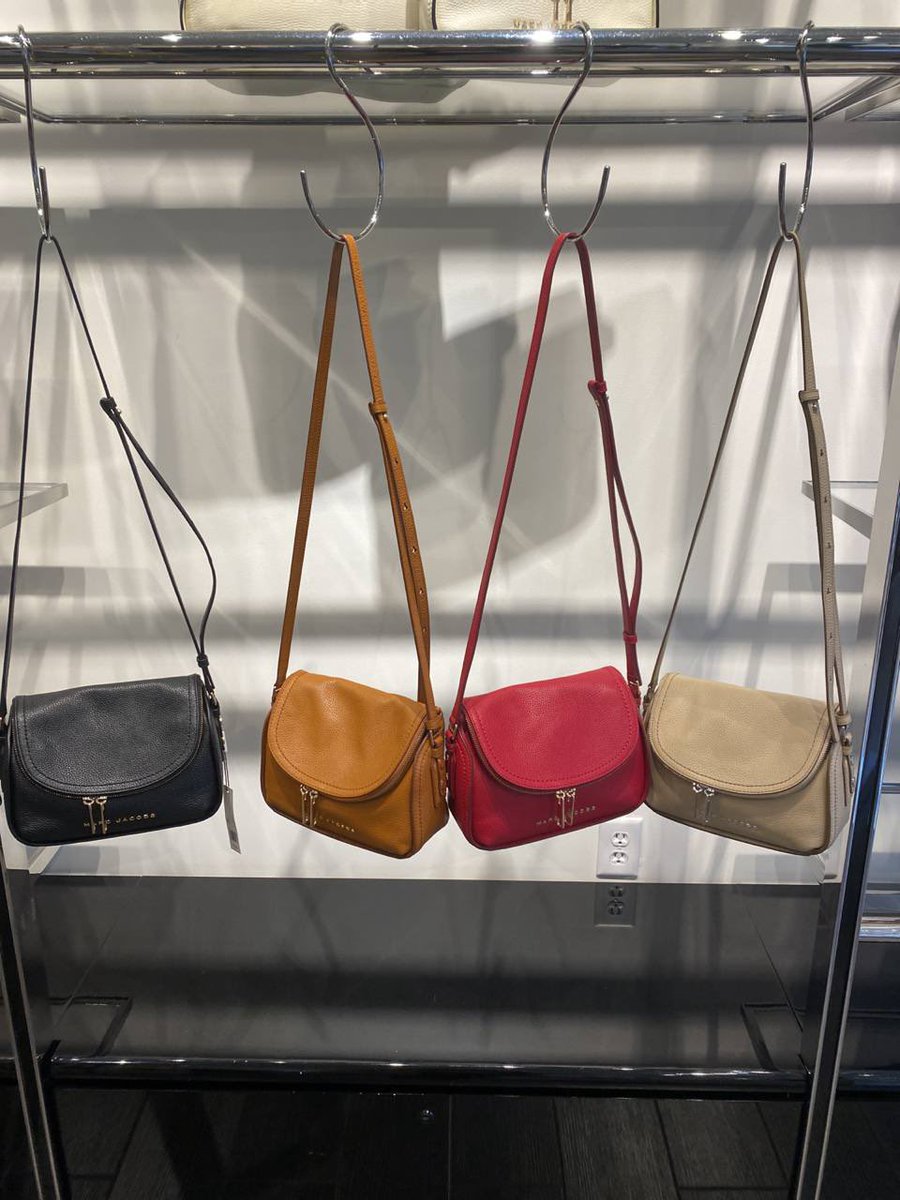 shazzyyyyy's tweet photo. Siapa kat sini tak suka tunggu lama-lama handbag/watches/barang branded from US? Fret not, i ada banyak incoming ready stock for you guys. Plus, I accept up to 3x installments 😋 Preorder pun ada juga. Yang penting original! Meh follow meh 🙈

https://t.co/sFODLP9P1x 🌸 https://t.co/JtnW7FNqwC