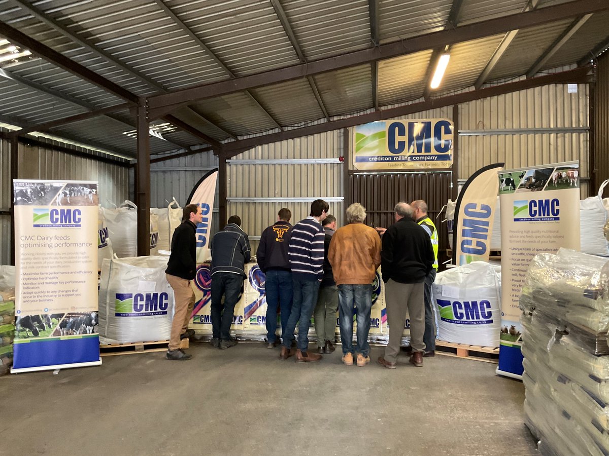 CreditonMilling's tweet photo. We were delighted to welcome the Kingsbridge Arable Discussion Group, which has been running for over 40 years, for a Mill Tour on Tuesday. 👏
#milltour #fedbycmc https://t.co/jRdTwMA8Wh