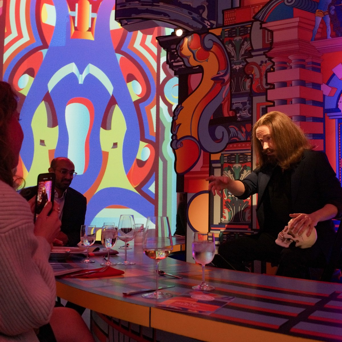 davidmelloruk's tweet photo. The world’s first AI Banquet. 
Our cutlery has played a part in some wonderful dining experiences, but this recent New York event was an experience like no other. Created by @bompasandparr for the @GREATBritain #GreatCalling campaign. Cutting edge British culture in NY. 
📸 @BFA https://t.co/vG4neBF50Q