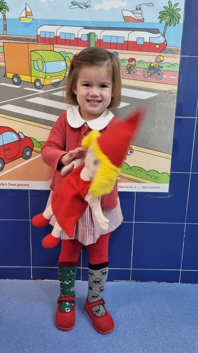 ElcheKid's tweet photo. En Kids Garden nos sumamos a la campaña mundial por el #DíadelSindromedeDown con los #calcetinesDesparejados recordando que no pasa nada por ser diferente  

#guardería
#Elche
#inglés https://t.co/YBsZh9oEnL