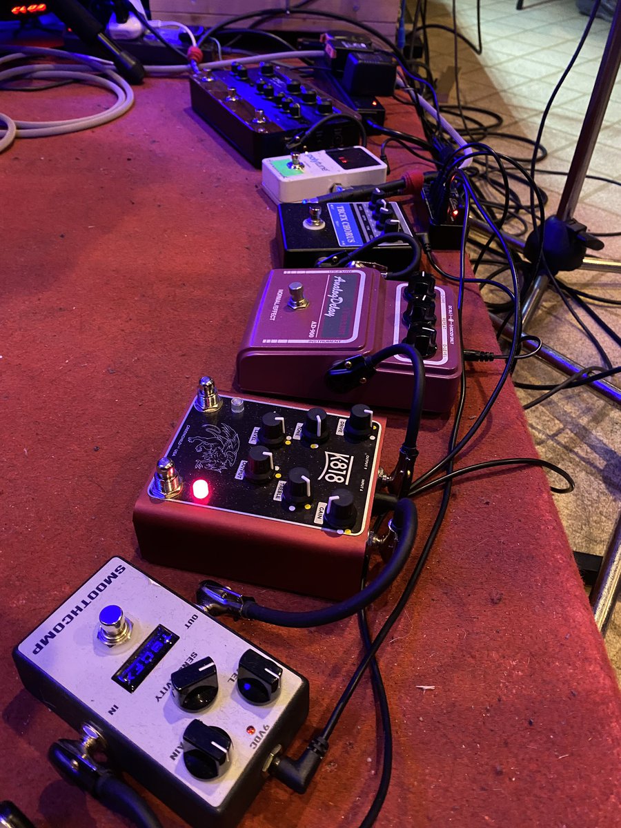 stillduckin's tweet photo. 今週末のTONEBLUE「男の直列!!」
TBCFX / CHORUS TBCH-1 /
SMOOTHCOMP / GREEN CHILD K-818 / Rattlesnake Cable
と、maxon / AD990
SMOOTHCOMPとTBCH-1、良い仕事しますわ。。。
#toneblue #RattlesnakeCable #TBCFX / #effector
https://t.co/RDZ62h4USR https://t.co/Baw2mswcZV