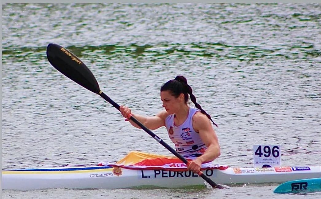 La <a href="/policia/">Policía Nacional</a> Laura Pedruelo se ha colgado la plata 🥈 en el Campeonato de España de Fondo de #Piragüismo 🛶disputado este fin de semana en #Sevilla 

¡¡Enhorabuena campeona!!👏👏

#SomosDeporte