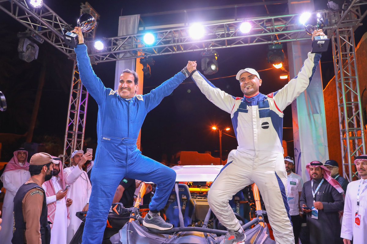 📸 | 🏆

السعادة لا توصف في حفل الختام بـ #رالي_سدير_2022 جميل لامثيل له .. 🤩