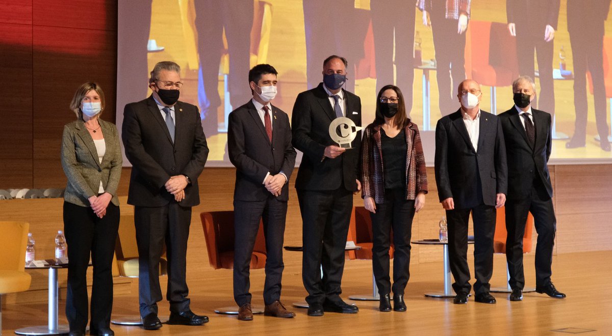 El passat dimecres el <a href="/SerradePrades/">Serra de Prades Mountains</a> va ser premiat per la <a href="/cambrareus/">Cambra de Reus</a> durant la #NitdePremisCambraReus. 

Enhorabona a tot l'equip del càmping i a la família Guiu per la seva emprenedoria i trajectòria. Felicitats! 👏🏻

blog.campingscat.com/ca/actualitat/…