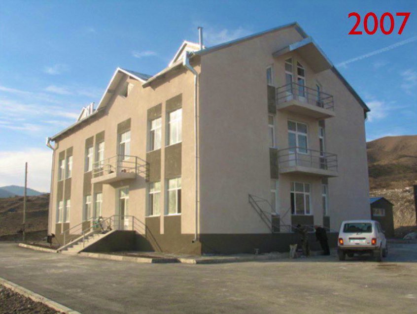 REPUBLICPRESSfr's tweet photo. La propagande 🇦🇿 en action ↓↓
2007: @ArmFundGlobal achevait la construction d'une école à #Mataghis
2020: L'#Azerbaïdjan capturait le village et publiait une séquence vidéo sur laquelle on ne constate aucun dégât majeur subi par l'école
1/2 https://t.co/6RD7VJQB7H