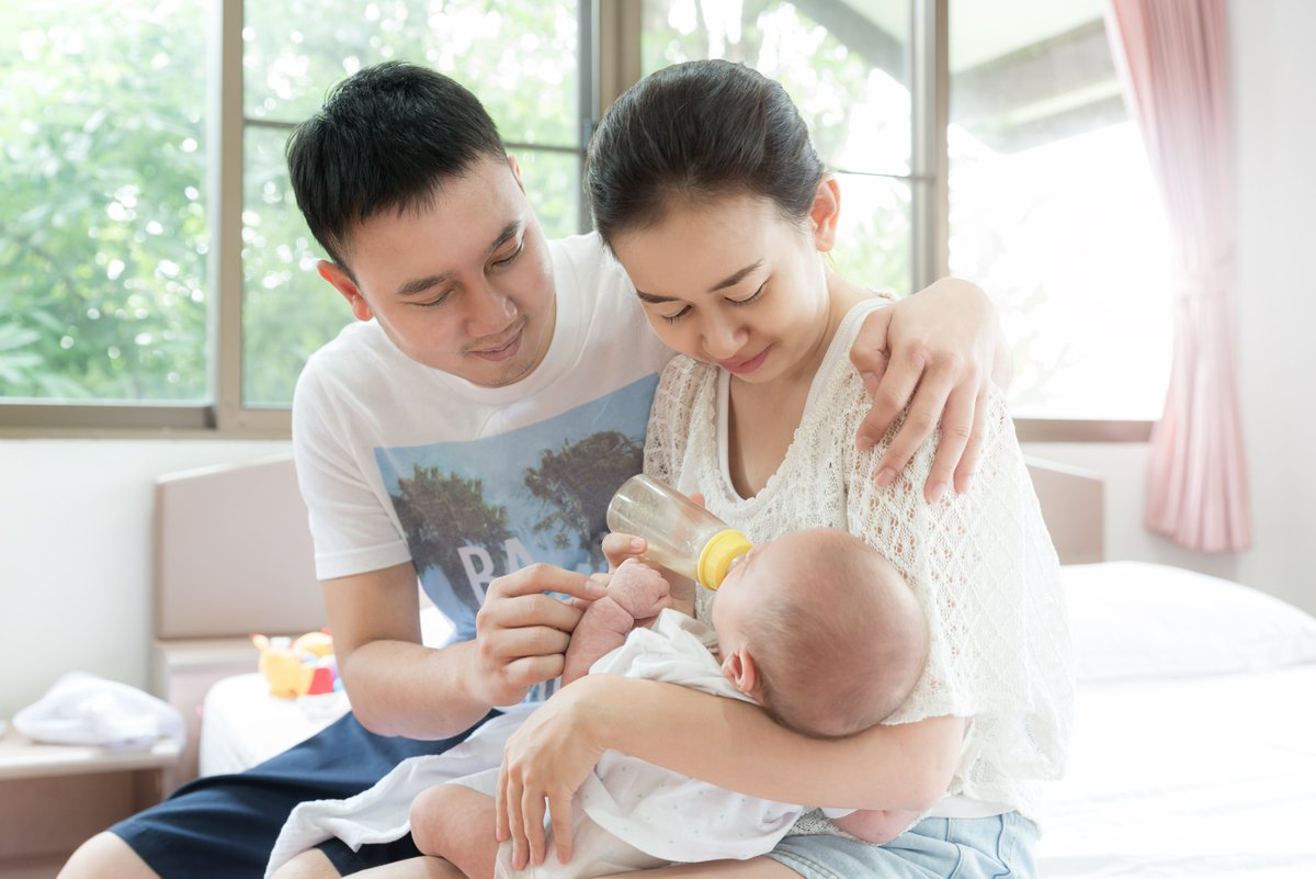 NewsBFM's tweet photo. 1. Maternity leave has been extended from 90 to 98 days, while paternity leave has been increased from 3 to 7 days.

Employers will now also be restricted from terminating pregnant workers.

This was included in amendments to the Employment Act 1955, which were approved today. https://t.co/1jDJKwhR0i