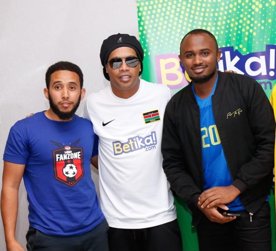 Happy birthday Ronaldinho Gaucho ! Who do you love the most between and Messi? 