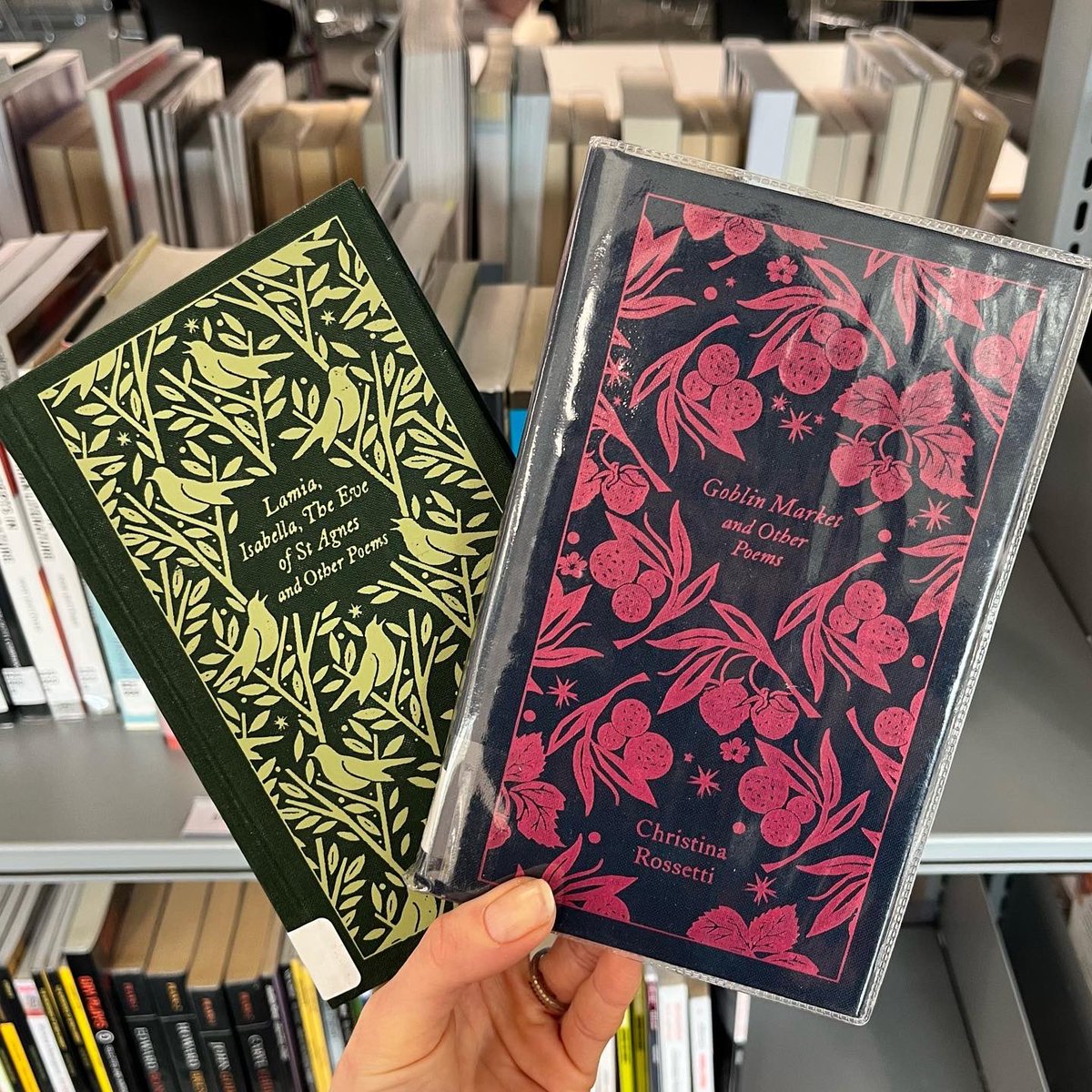 abbeygatelrc's tweet photo. Today is World Poetry day so we’ve pulled out our favourite poetry books to show you. Aren’t the covers beautiful!! 
#worldpoetryday #poetry #poet #beautifulbooks #goblinmarket #lamia #theeveofstagnes #isabella #clothbook #shelfie #booklover #poetrylovers @AbbeygateSFC https://t.co/Jjfh7hMk9R