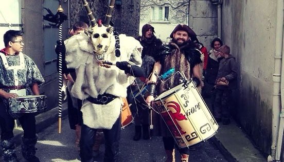 FadasDuTamarou's tweet photo. C’était ce week-end à La Salvetat-sur-Agoût ! 🎭🥁 #carnaval #salvetat https://t.co/dv3ueHgHfu
