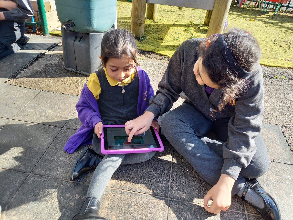 CunninghamSch's tweet photo. Year 6 visited Reception to share the Adventure stories they have been making in their Computing lessons. The reception children got to choose what happened in the stories and experience multiple possible endings! What a way to finish the week! #CHFCommunity #CHFComputing https://t.co/O0sGkgOOnf