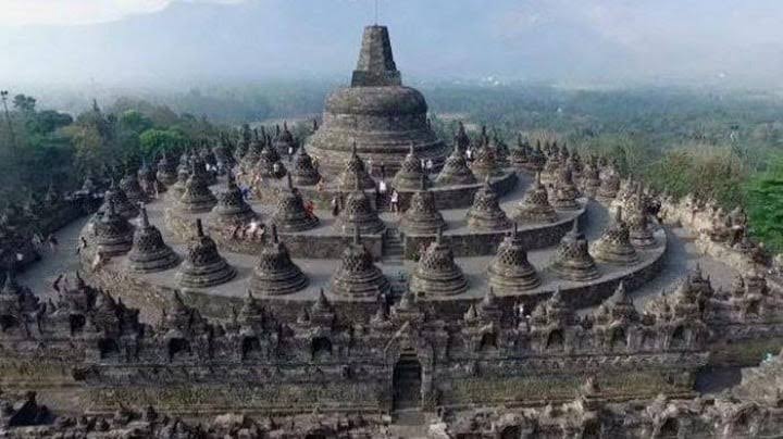 virusgirlfriend's tweet photo. Candi Borobudur https://t.co/ILCo7xch70