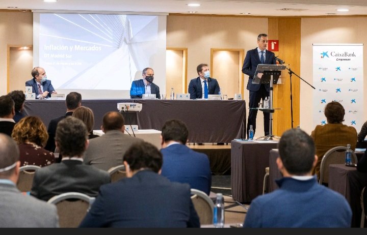 En este entorno tan complejo y con tantas variables, en <a href="/caixabank/">CaixaBank</a> Empresas contamos con la experiencia, los conocimientos y las herramientas necesarias para ayudar a nuestros clientes a aprovechar las oportunidades q existen a pesar dificultades actuales