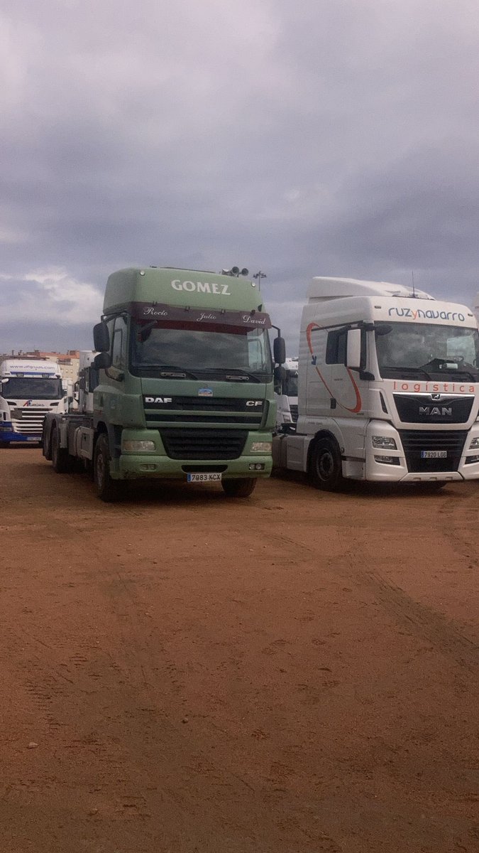 ppalmodovar's tweet photo. 🔵 Vecinos de Almodóvar dedicados al sector del transporte se movilizan hoy en Córdoba reivindicando la dignidad de su profesión.

🔛 Tenéis nuestro apoyo y admiración 💪🏻

💯🔝🇪🇸 

#orgullocuco
#huelgatransportistas https://t.co/mBoBncKAwc