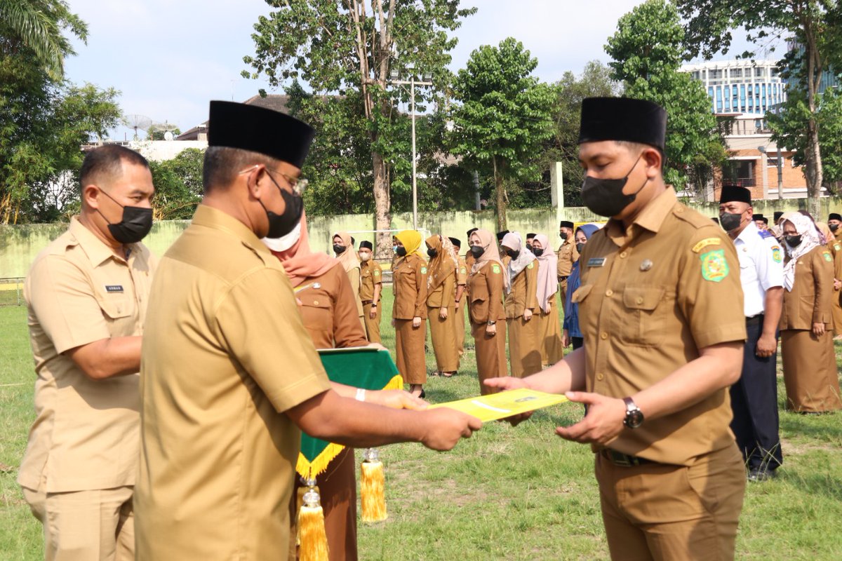 prokopim_medan's tweet photo. Giliran 221 Pejabat Pengawas Pemko Medan Dilantik, Harus Jadi Contoh &amp; Berikan Pelayanan Terbaik https://t.co/td755GVGQU