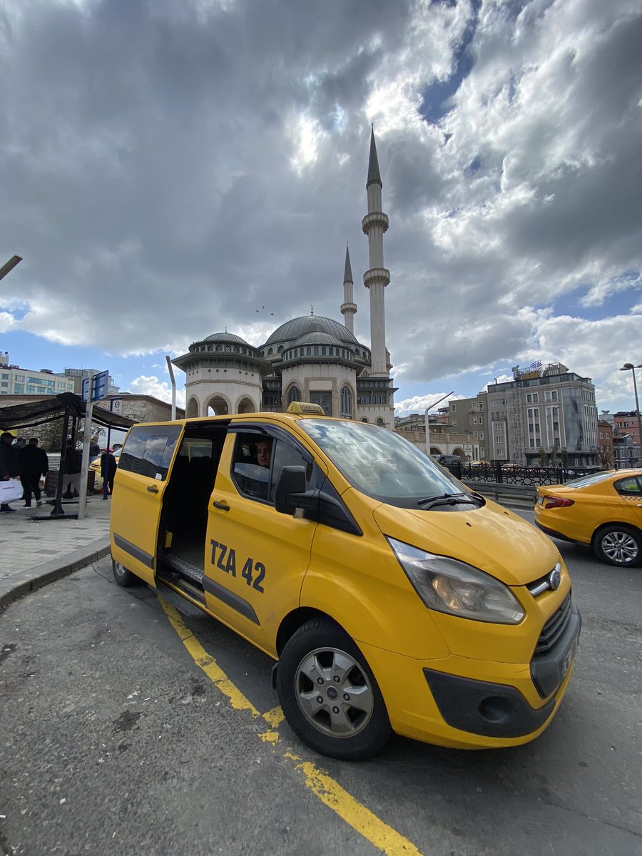 Bir saatlik yolu 10 dakikaya indirebilen dünyadaki tek araç tipi sarı dolmuştur. Başta Avrupa’ya tavsiyemizdir