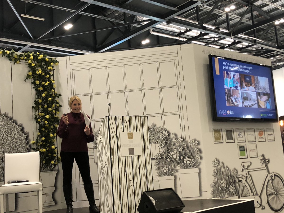 KAMInsight's tweet photo. Katy exclusively presenting our hot-off-the-press โReturn of the Pubโ research at #pub22 #hrc22, in partnership with @BIIandBIIAB
Kindly supported by @Brakes_Food and @StintUK
Report available next week. https://t.co/yOjpux066v