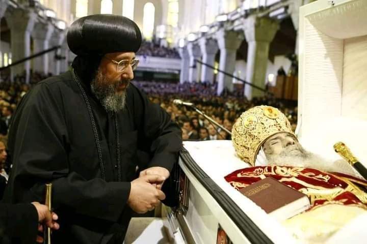 سلاماً علي من رحل بالجسد 
ومازال موجود معنا لم ننساه لحظه ولا طرفه عين💔😔 🙏