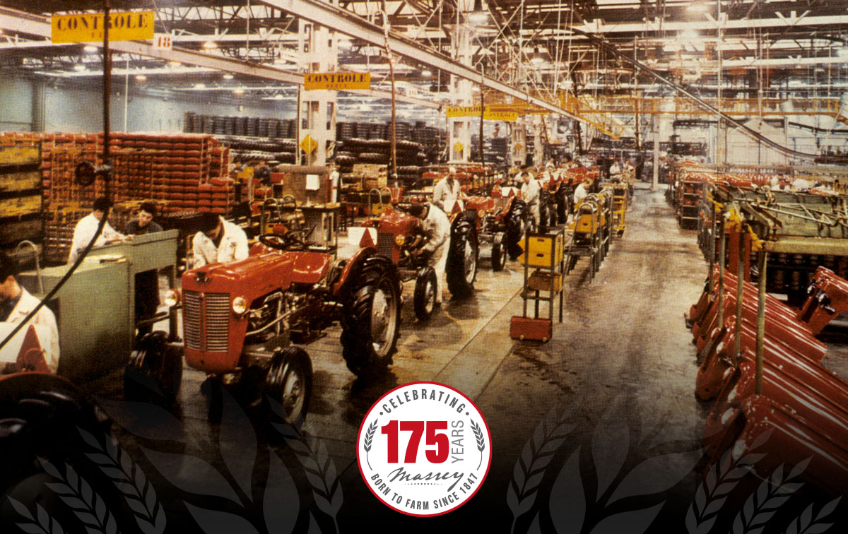 MF_EAME's tweet image. Our 175 years anniversary celebration continues. It's quiz time! 🥳
The first MF product produced in Beauvais was... 
- MF 825,
- MF 2620,
- MF 8280 XTRA

Share your answer below ⬇️