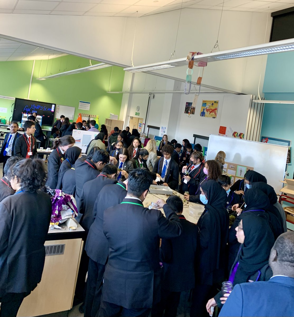 lister_science's tweet photo. Wrapping up #BritishScienceWeek2022 with the Lister Science Fair. We hope you enjoyed all the activities! Look out for the winner of the 'Growth' project competition to be announced this week.. https://t.co/wWuQ2AodH0
