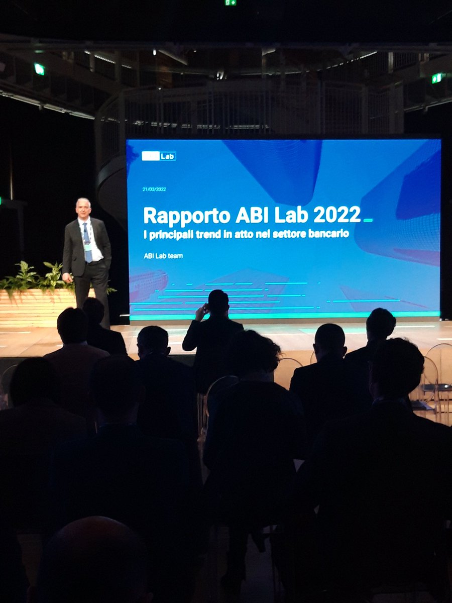 ABI_Lab's tweet photo. Romano Stasi e il team #ABILab on stage al #ForumABILab per descrivere priorità e trend del mercato #ICT nel settore bancario. Segui online l'evento per scoprire i risultati del #RapportoABILab: https://t.co/VT4MjZtrvY https://t.co/OkZiblkV38