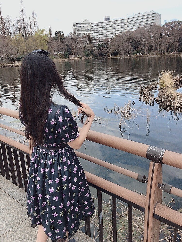 yn__s's tweet photo. SUMIREワンピースは黒にした！すみれ柄の布地もチュールのレースも本当に本当に可愛いし、推しがデザインした服を身につけられるってこの上ない幸せなので、またプロデュースして欲しいな…
#上坂すみれ #SUMIRE #SUBLIMA https://t.co/FmupaMJAii