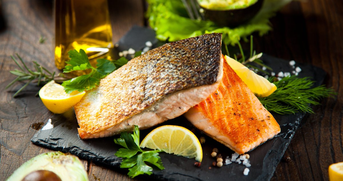 Evonik_DE's tweet photo. Essen wir bald #Fischfilet aus dem #Reaktor? Dr. Rakers ist CEO von Bluu Biosciences, die sich auf die Produktion von zellbasiertem Fisch spezialisiert haben, & beantwortet diese Frage im Innovationsmagazin #ELEMENTSmagazine: https://t.co/yXyHZhTC5S #Nachhaltigkeit #Evonik https://t.co/eiF5o2XCq4