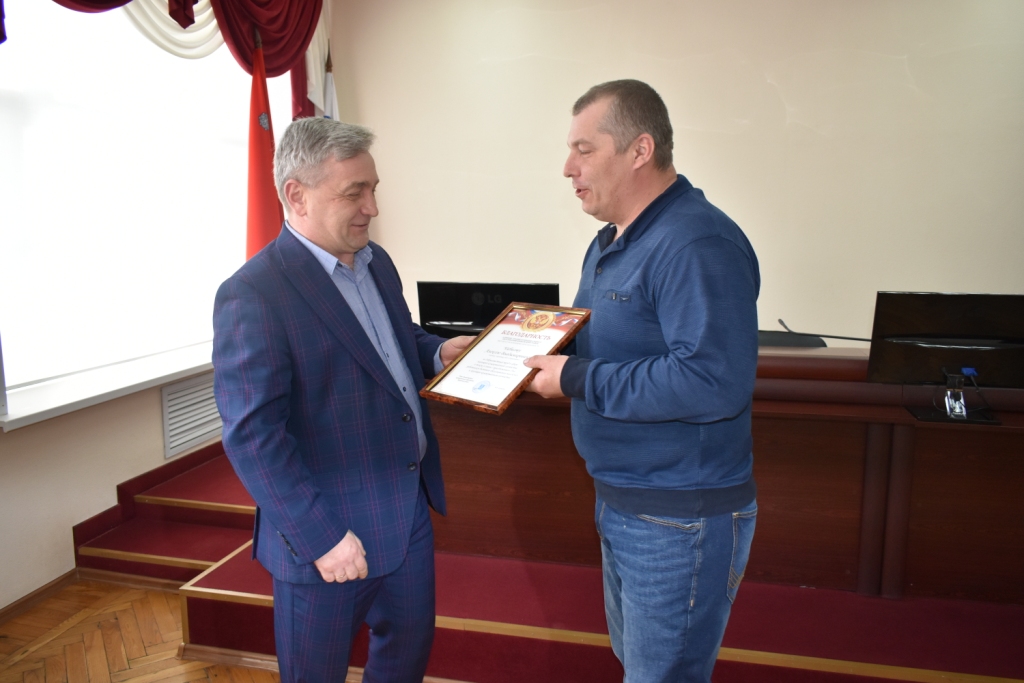 adm_kireevsk's tweet photo. @Tularegion71 В районной администрации поздравили работников сферы ЖКХ с профессиональным праздником https://t.co/ralQWoyY5H https://t.co/6ho2pLSyK6