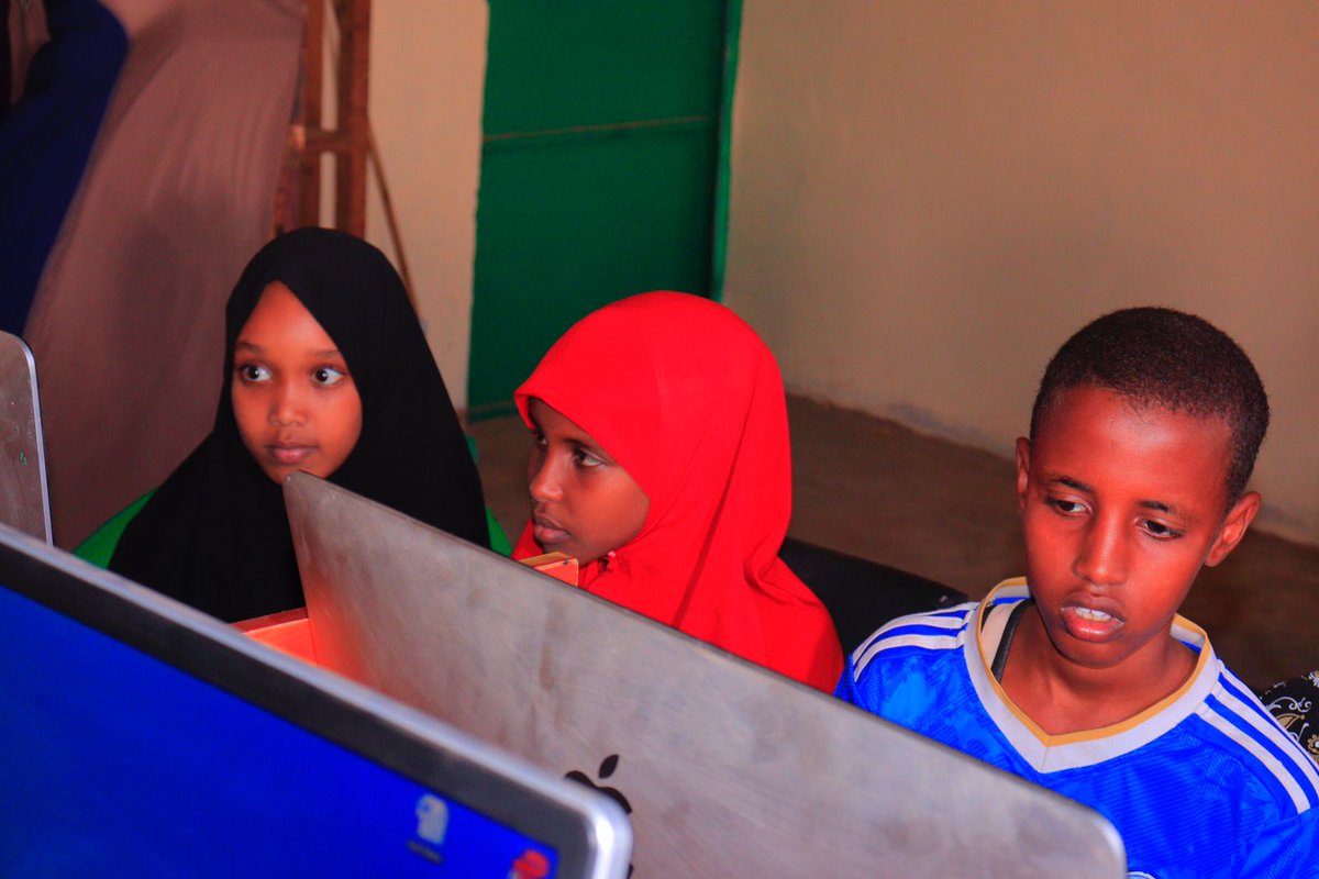 EmergeCBOKe's tweet photo. We are proud to inspire school learners in Mandera to learn computer science and develop leadership skills.  #ManderaDigitalandInnovationHub https://t.co/qbyaBkPvtI