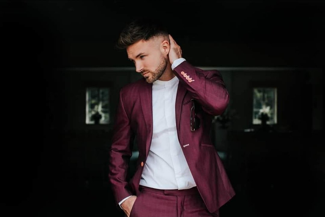 Okay, it's Monday. But who said Mondays have to suck? Be a rebel and have a great day anyway! Shane rocking this gorgeous magenta suit!🔥 #malestyle #magenta #colour #Mondays #motivation #MotivationalMonday #style #fashion #menssuits