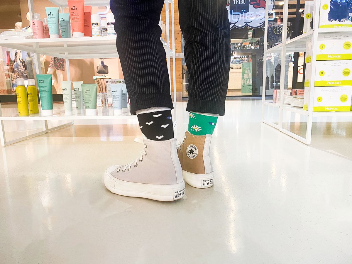 🧡 Journée Mondiale de la Trisomie 21 💚

Porter des #chaussettes #dépareillées lors de la #JournéeMondialedelaTrisomie21 vise à valoriser la #diversité et la #différence ! 👫🏼
 
Envoyez-nous vos plus belles chaussettes dépareillées🧦