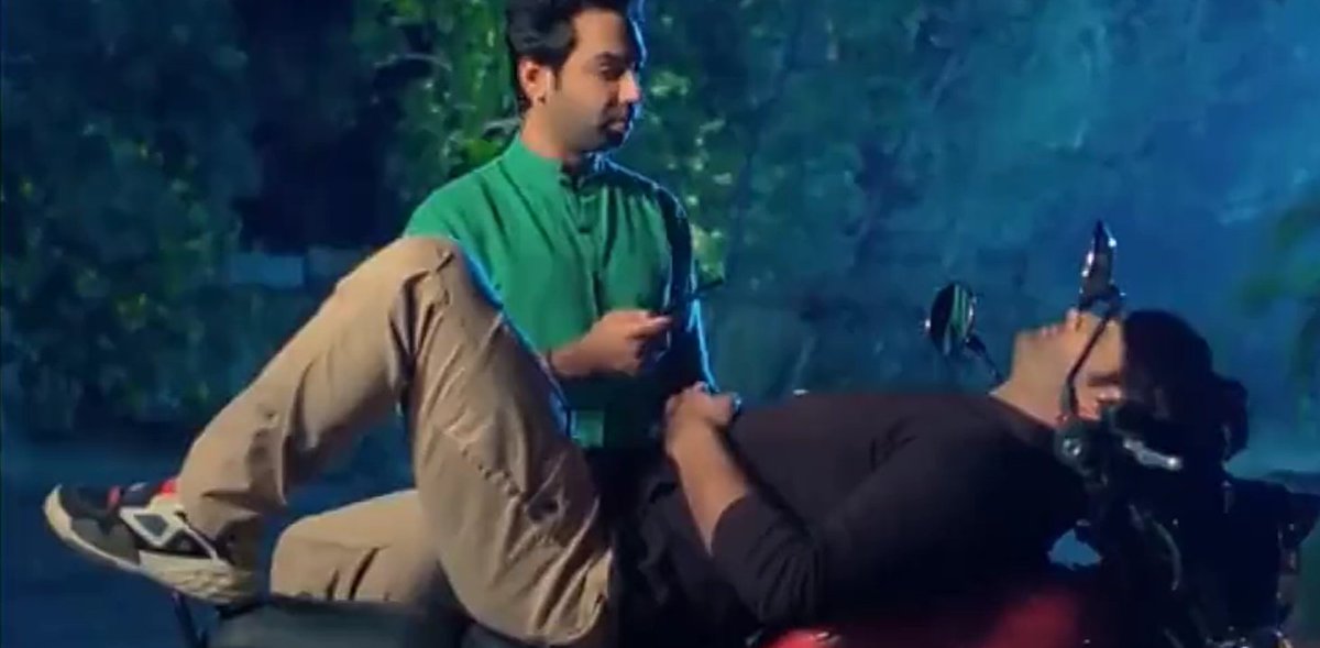 Expectations                            Reality

#SirfTum #Ruhaani