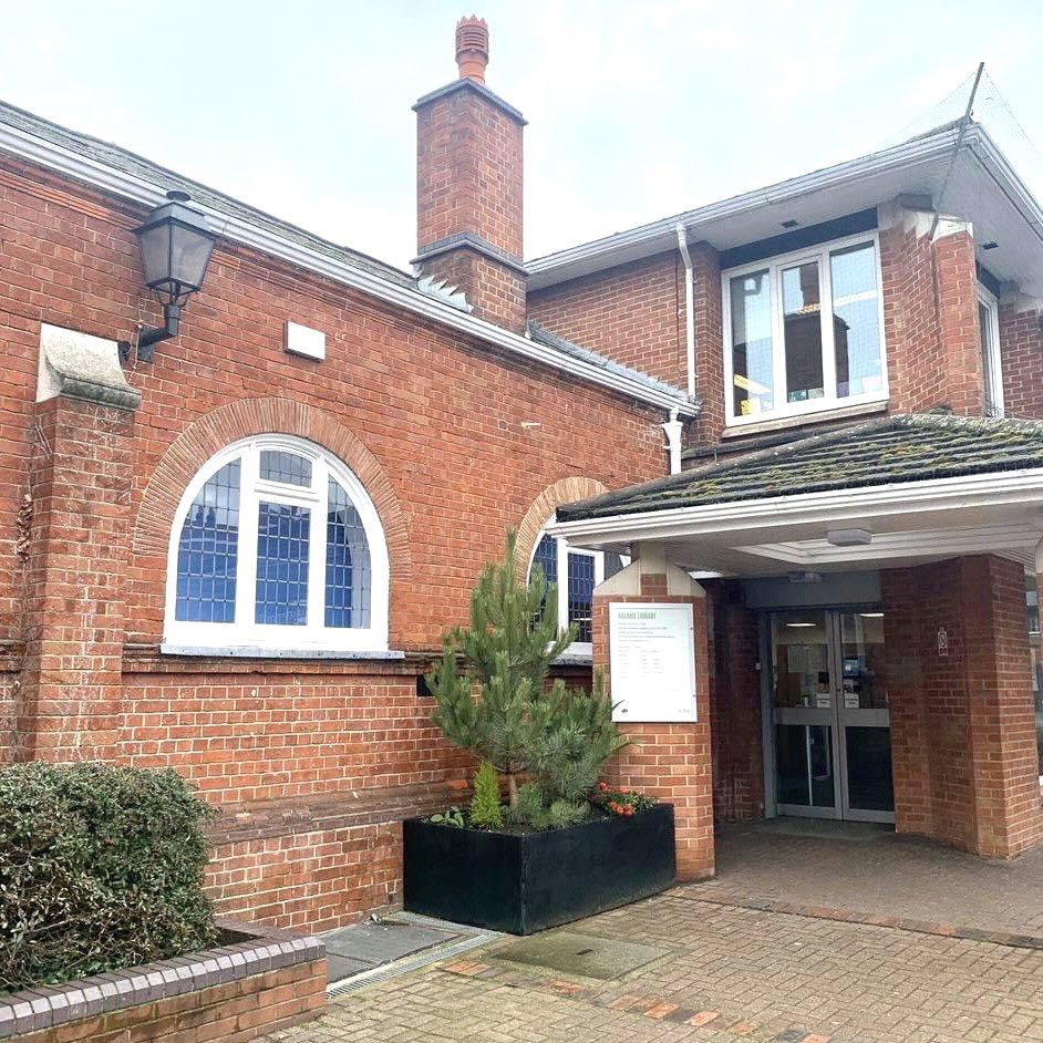 A free employability workshop is taking place at #Balham Library this Fri 25th Mar, 2-5pm, which will cover a range of job hunting skills, from CV tips to the lowdown on LinkedIn. The workshop’s aimed at anyone looking for work, education or making a career change. All welcome!