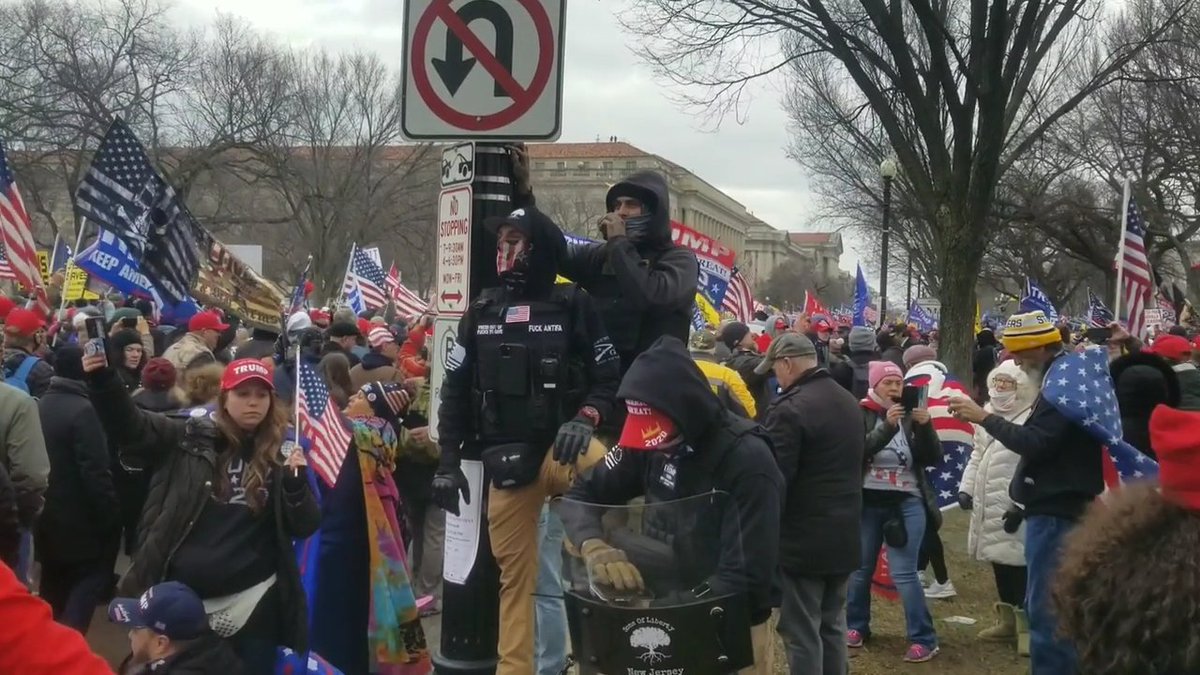 Nightvi17337331's tweet photo. @CMominator Maxed cell storage again. Could only do 2 pix. Here's notes at least.
1:39, 3:00 Sons of liberty jersey & #seditioncomms radio and shield
2:26 #seditionflagtenna #seditionweapon same threaded end as #individual4 flagpole
3:02 #seditioncomms ear piece https://t.co/grP7B3pM8o