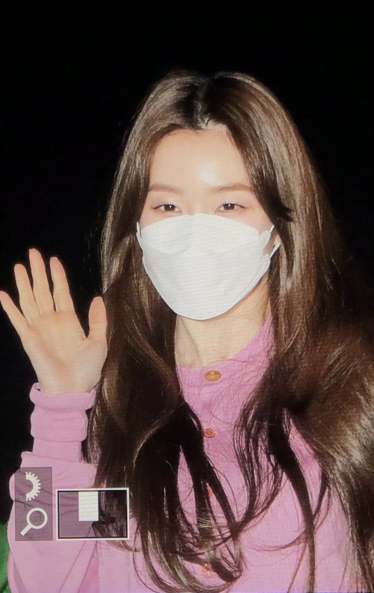 GoldenSlumber91's tweet photo. 220321 #아이린 #IRENE https://t.co/RuCvnERnli
