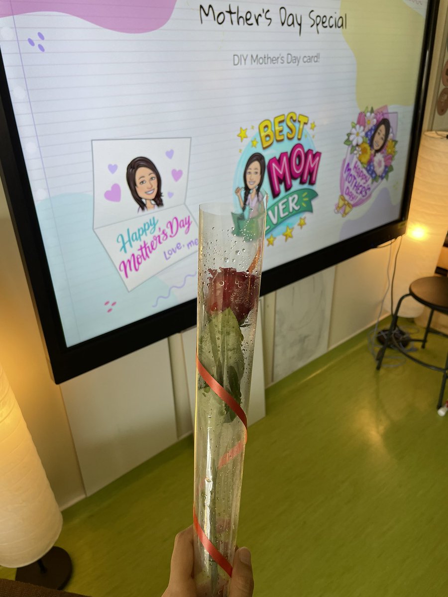 msriaz_'s tweet photo. 4RR kiddos wishing a very Happy Mother’s Day to all the lovely mommies out there! You all rock! 🤩 #HappyMothersDay @DAAElementary https://t.co/CSYFX5Qv3B