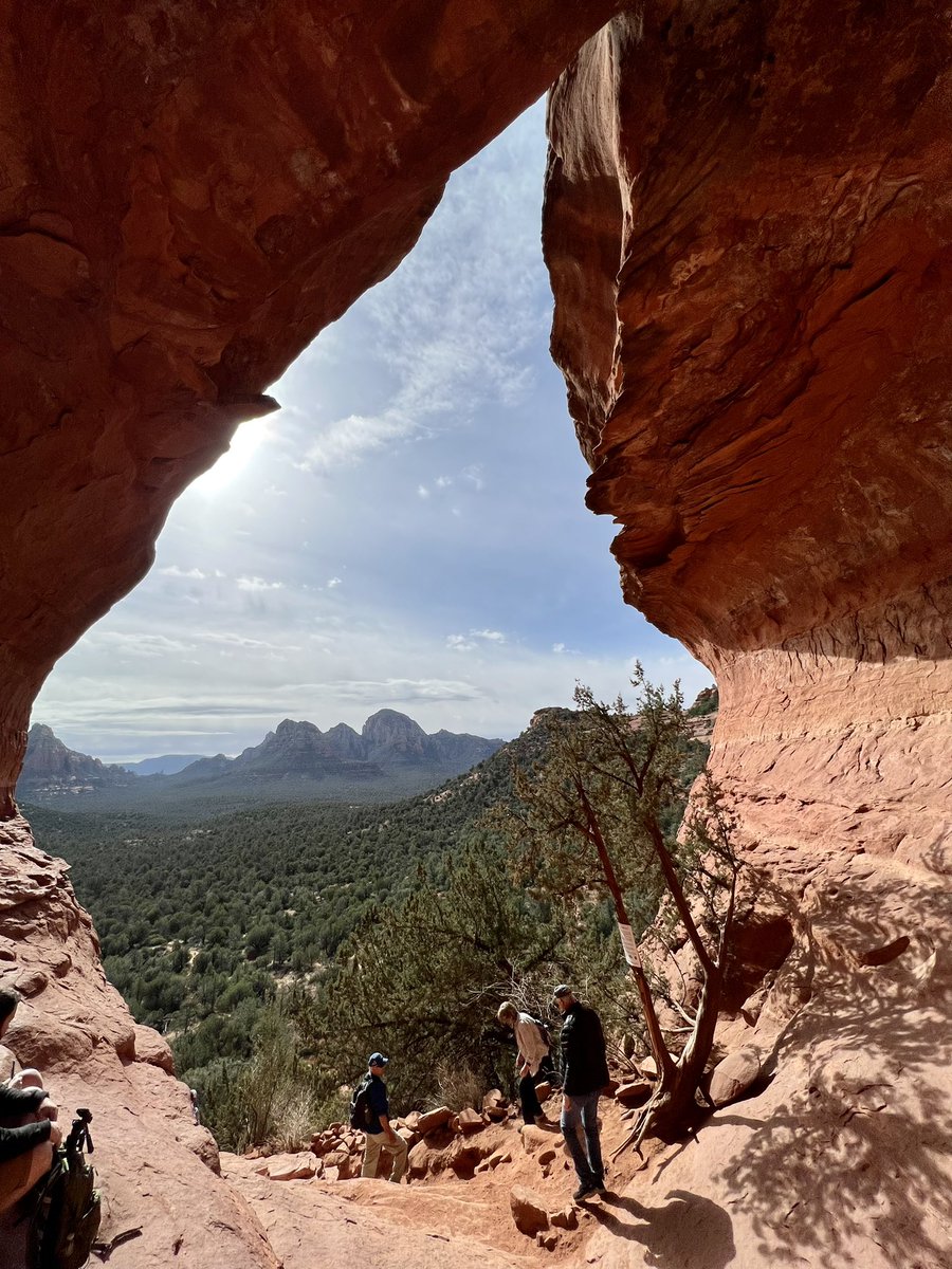 Amyj_Beth's tweet photo. Had to come see the…..
“Anatomical cave of the female body,” as an older hiker said 😂 #BirthingCave https://t.co/UcBE8d6Sem