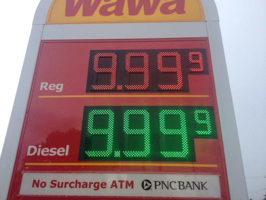 gaborgurbacs's tweet photo. Gas prices can’t go over $9.99. No more space for digits. Muhahahhaha https://t.co/VMPfLN856w