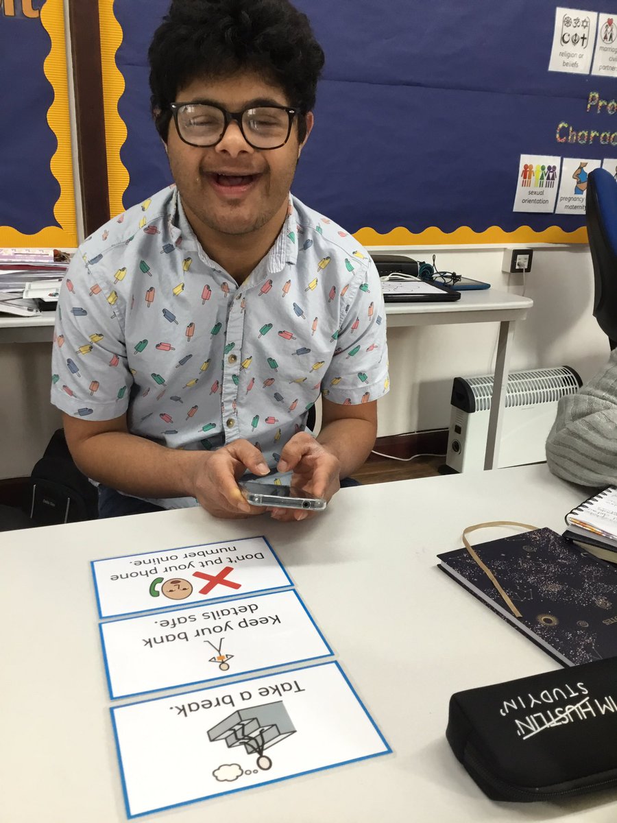 Students from Aurora Foxes tweet media