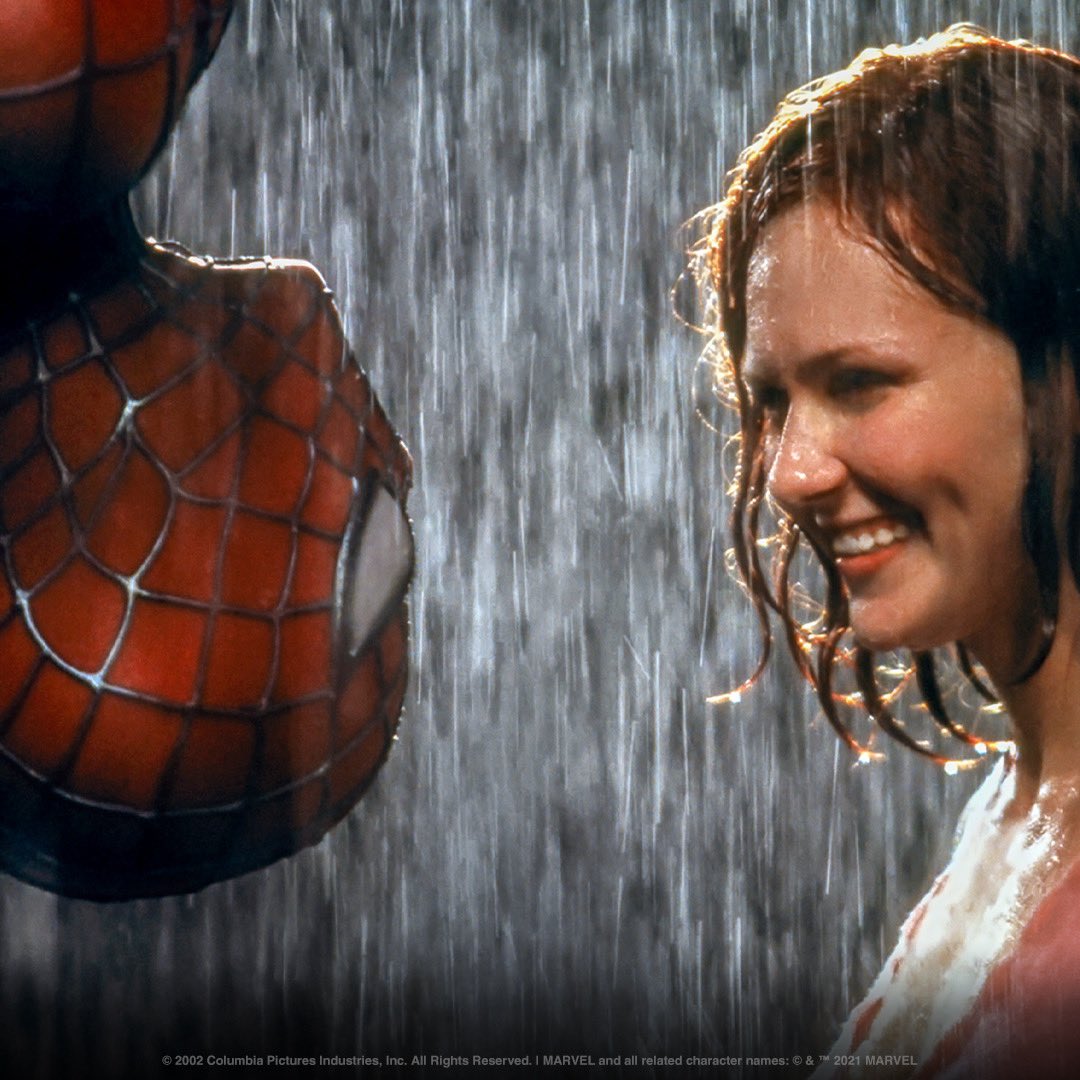 sonypicshomees's tweet photo. La primavera la sangre altera... ¿Sabrías decirnos a qué película pertenece este mítico beso? 💐 https://t.co/qTyR3VGOMb