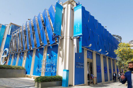 #محمد_بن_راشد يلتقي رئيس جمهورية #إستونيا، في جناح بلاده بمقر #إكسبو2020 #دبي، وسموّه يشيد بالعلاقات التي تربط دولة #الإمارات وإستونيا، والتعاون القائم بين البلدين في العديد من المجالات، لاسيما في مجالات الحوكمة الإلكترونية والاقتصاد الرقمي.

#البيان_القارئ_دائما