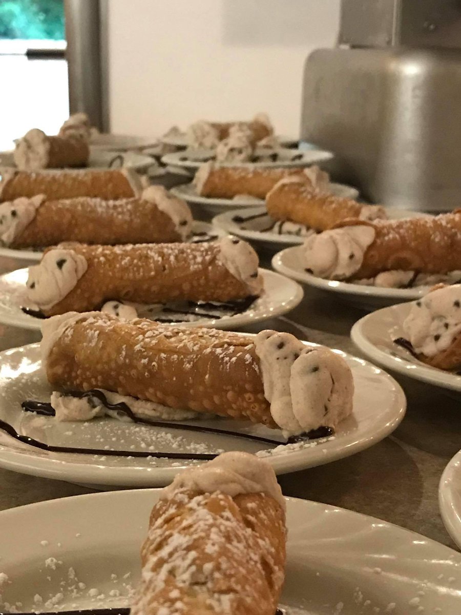 Me and @chef_mcintyre made these for a wine dinner while back. How do they look? #dessert #Italian #italy #Foodies #FoodieBeauty #Foodie #foodiesofinstagram #chef #ChefsForTheWorld #cheflife #chefcarmine