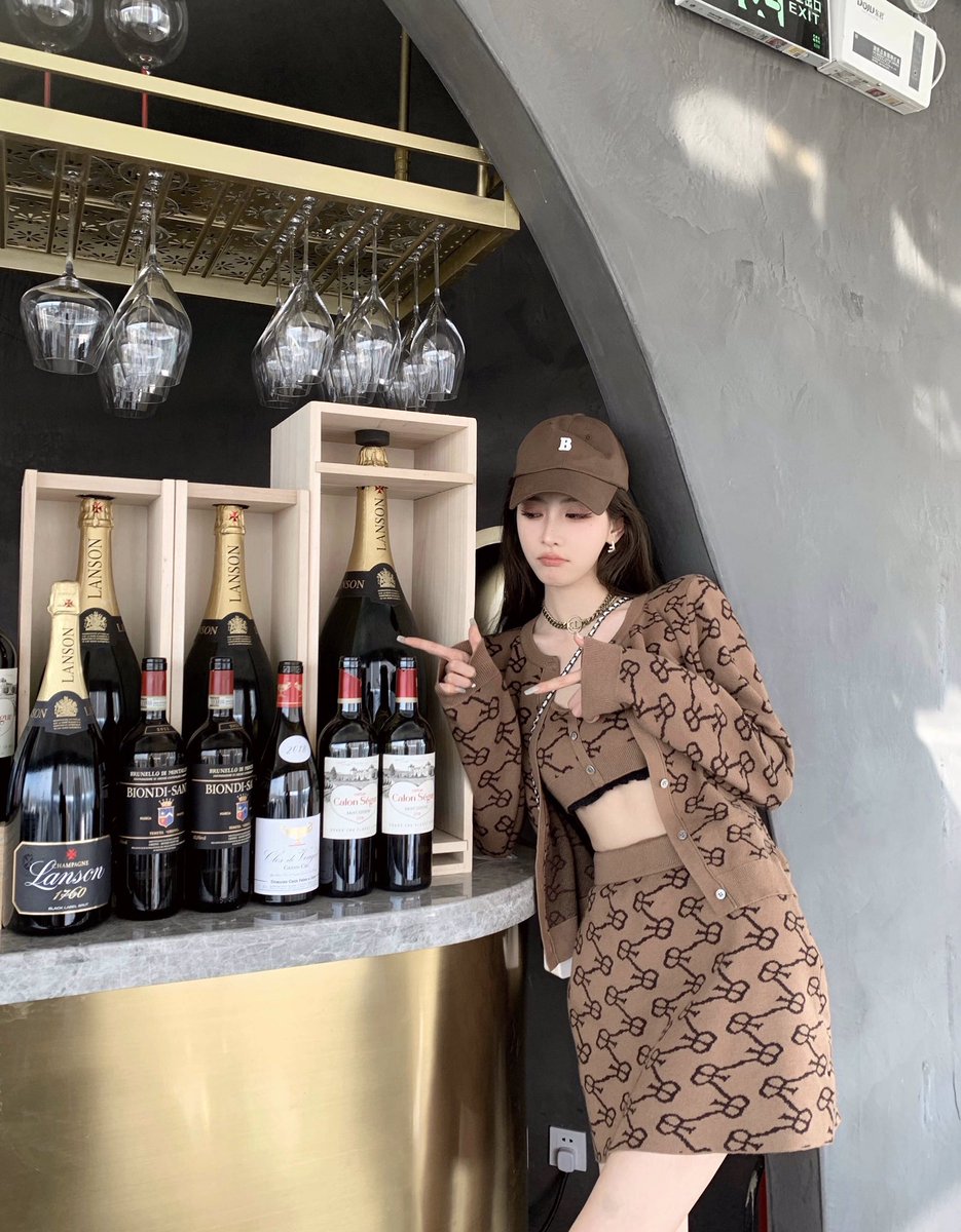 XinXN520's tweet photo. today #cafe  #girl #dress https://t.co/EfzKRa5MMr