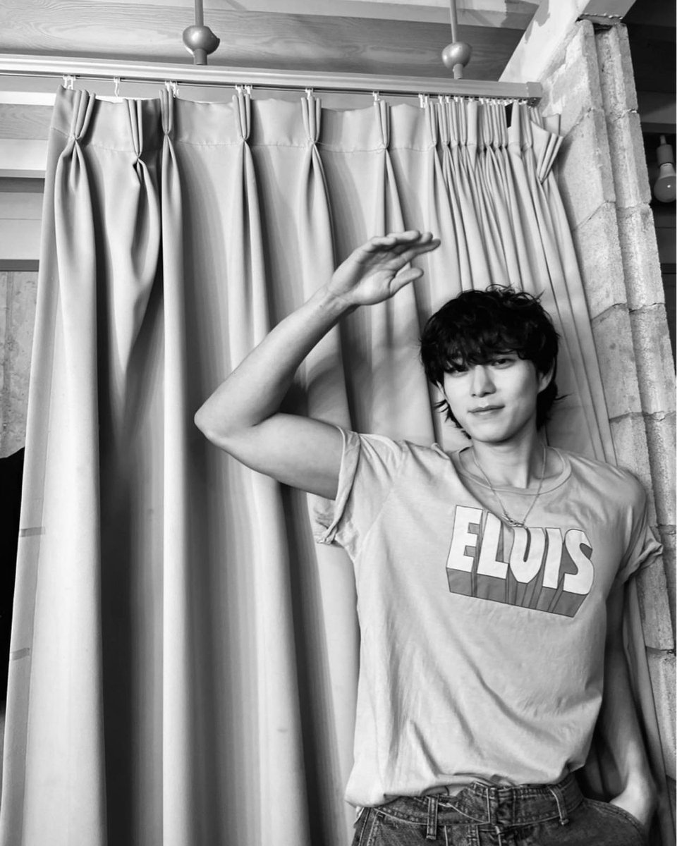 xielleee_'s tweet photo. ig post kim young dae ❣️🔥 so hot 🔥
#kimyoungdae 
#shootingstars https://t.co/NvdFawNNA2