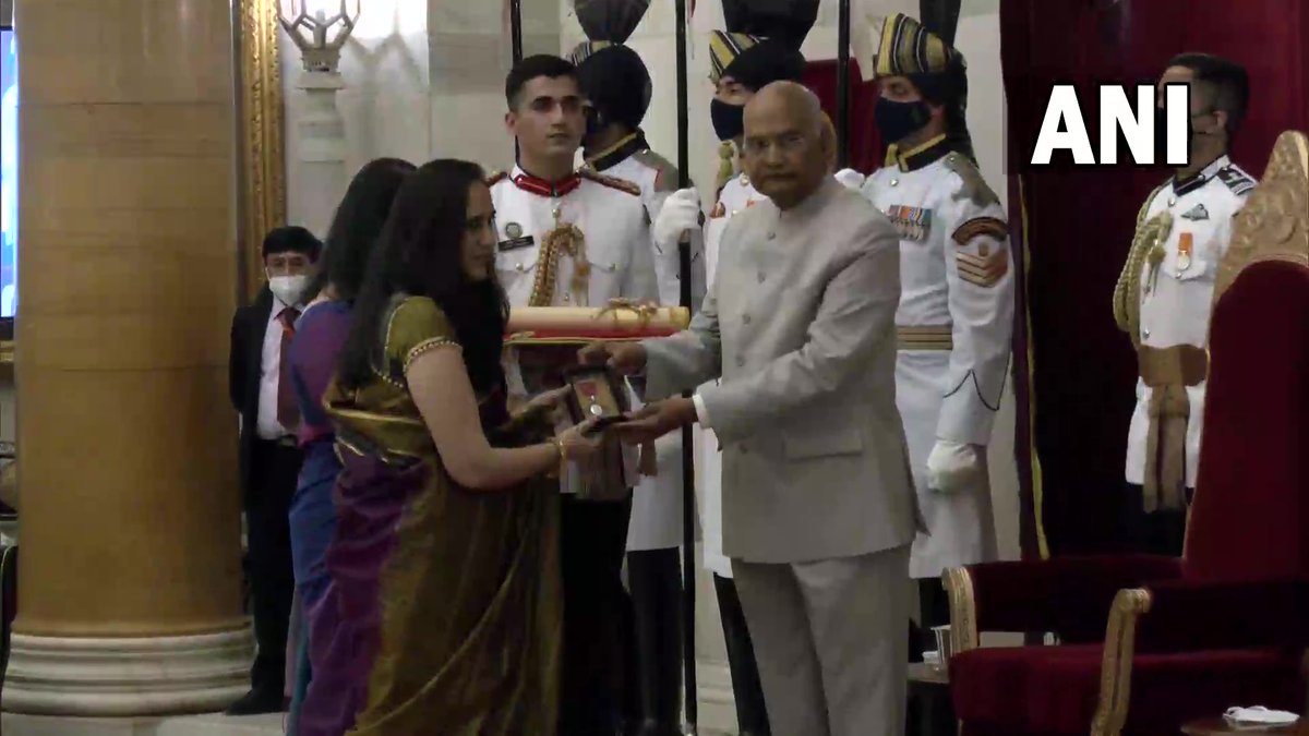 ANI's tweet image. Daughters of CDS General Bipin Rawat, Kritika and Tarini receive his Padma Vibhushan award (posthumous)