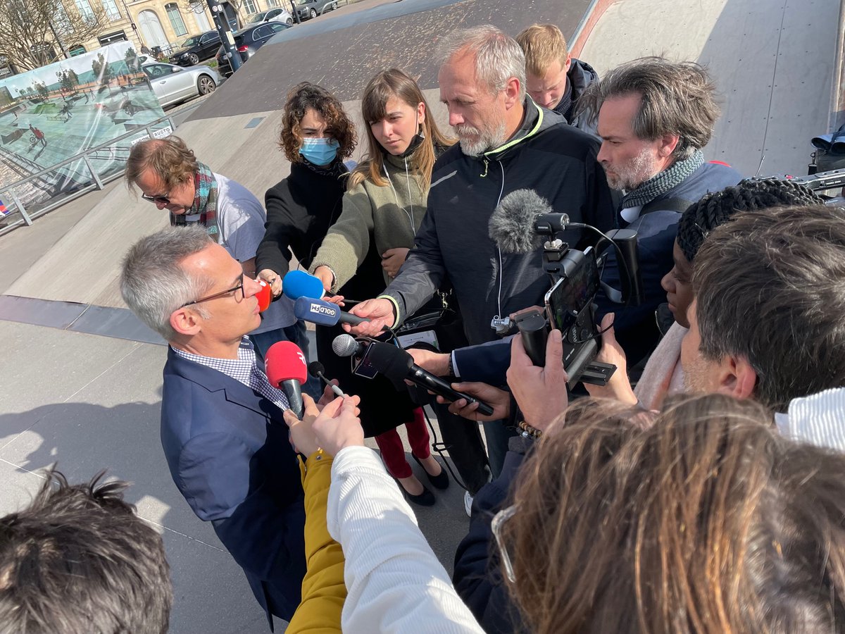 Conférence de Presse de lancement des travaux de rénovation du Skate Park des Chartrons.

Un lieu emblématique de rendez-vous des amateurs et amatrices de glisse urbaine à <a href="/Bordeaux/">Bordeaux</a>.

Et pour compléter : un futur bowl rive droite.

<a href="/FFRollerSkate/">FF Roller Skateboard</a> 
#skateboarding #glisseurbaine